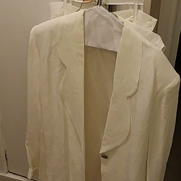 Three piece white pants  suit - Picture 2 of 2